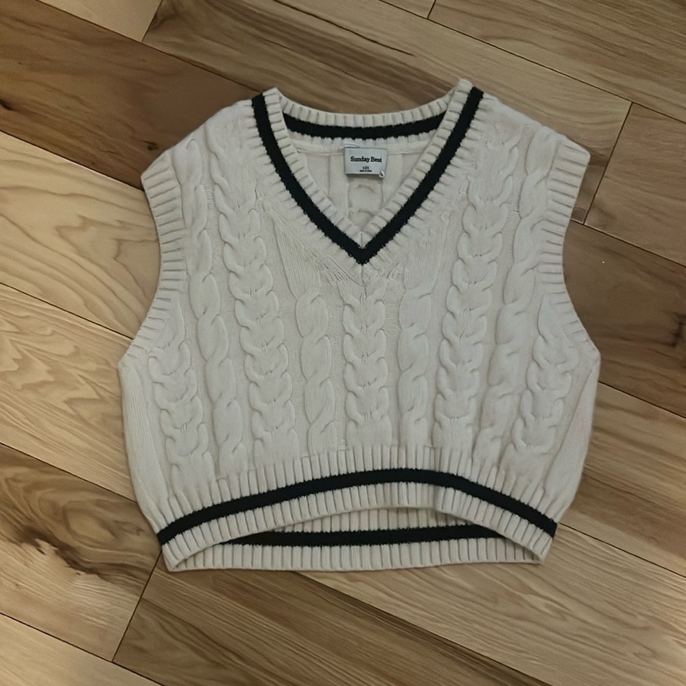 Cropped knit vest